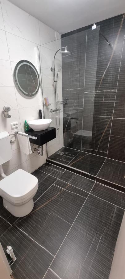Studio-Apartment ' Andrei 1 ' - Neu In Neuburg An Der Donau Exteriör bild